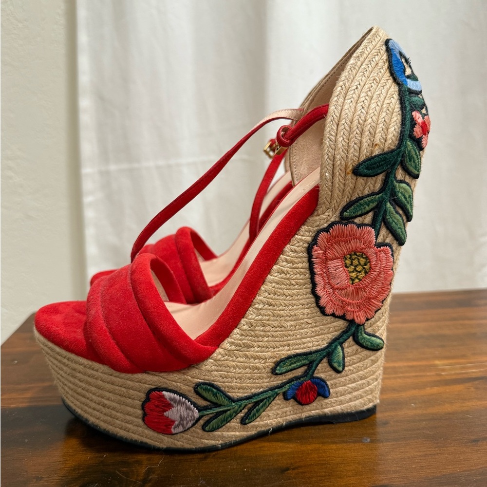 Gucci Red Floral Embroidered Wedges